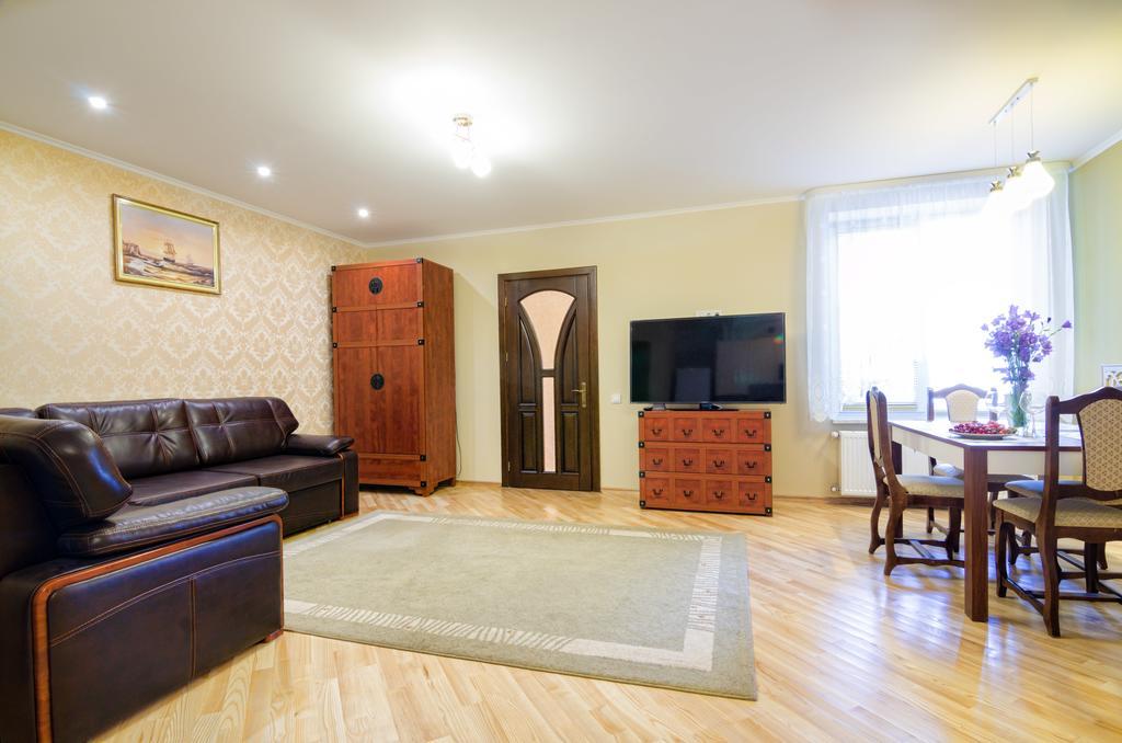 Apartment On Svobody Lviv Exteriör bild